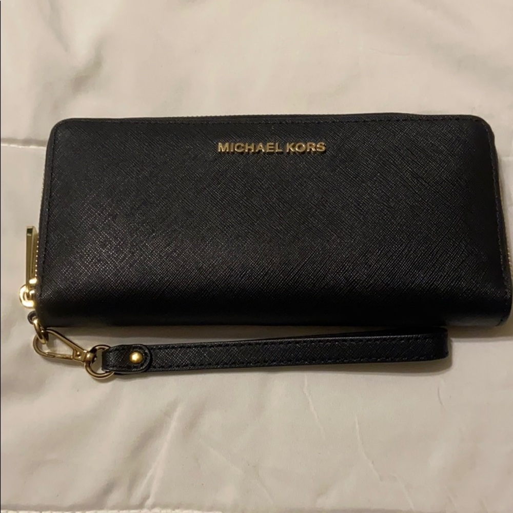 Michael Kors wristlet
